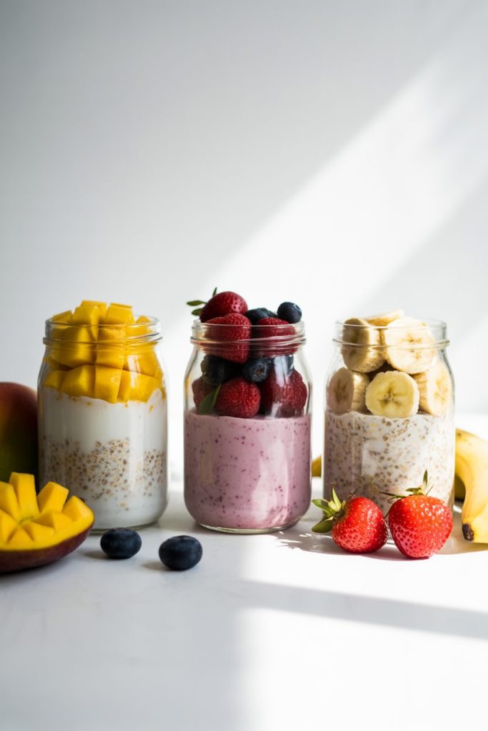 three glass jars of vegan overnight oats 1FOQ IRHQpuHmeu47pREcw cnwmq3KRRryn SxAYR4P9A