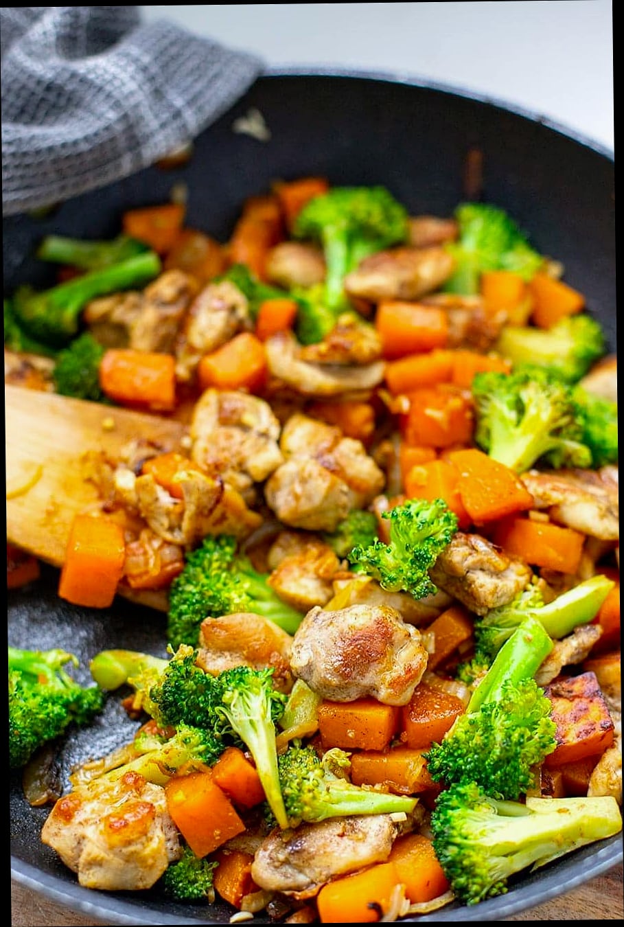 Low-Calorie Chicken Veggie Bake 7 featured 10470