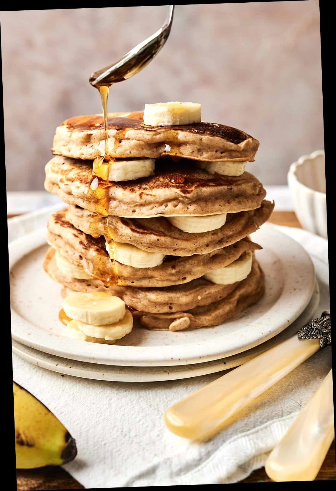 Healthy Banana Pancakes 7 featured 10573