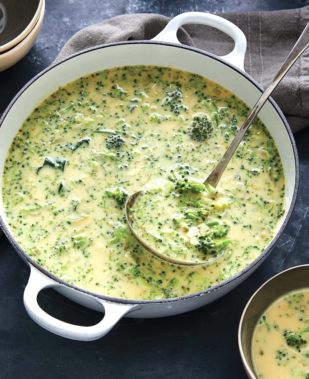 Low-Calorie Broccoli Soup 7 featured 9257
