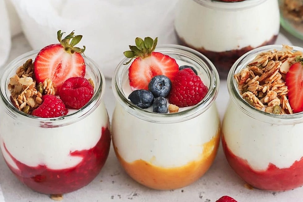 Healthy Yogurt Fruit Bowl