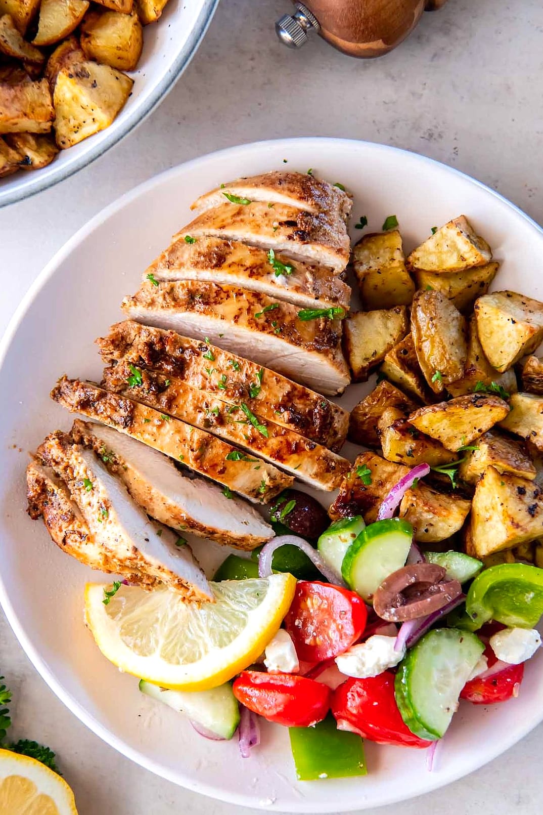 Low-Calorie Greek Chicken Salad