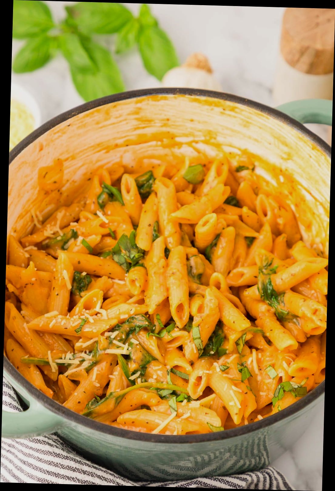 One Pot Creamy Tomato Pasta