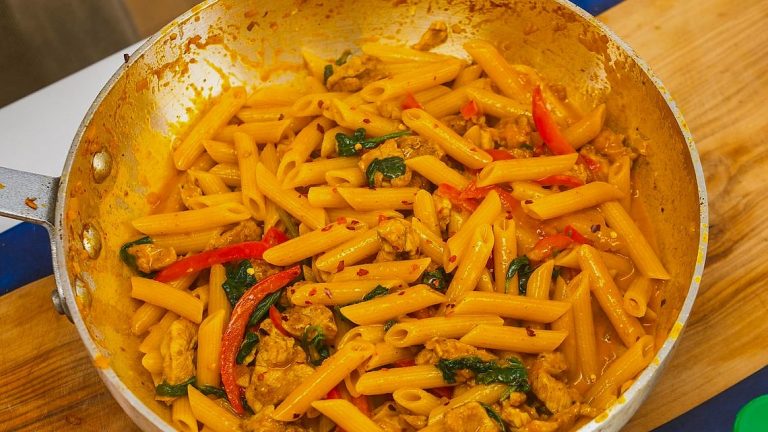 Lazy Day Chicken Carbonara Skillet