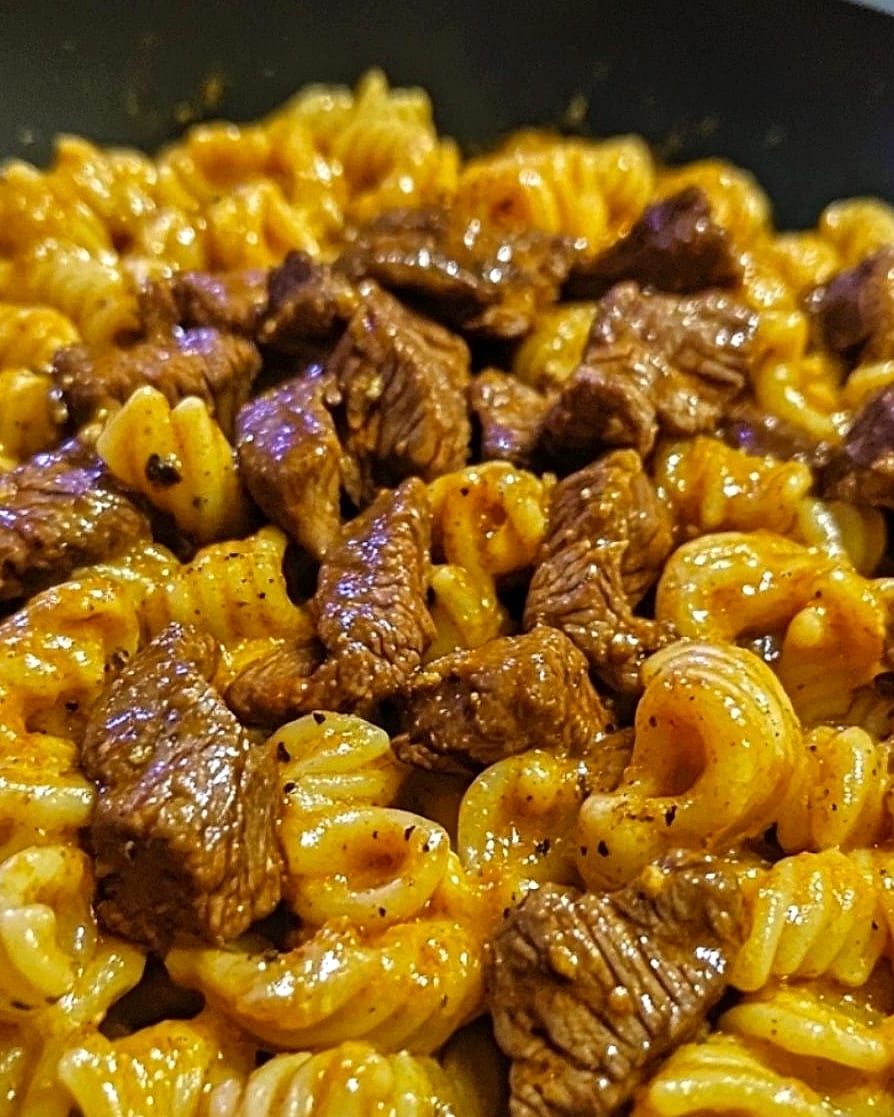 Buffalo Ranch Garlic Butter Steak Pasta