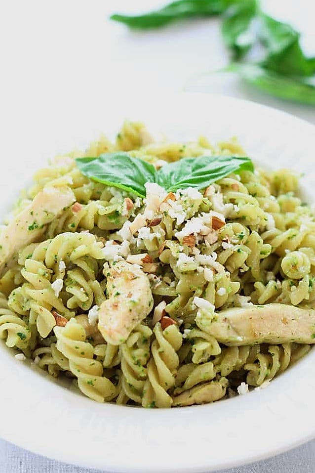 30 Minute Creamy Buffalo Chicken Pasta Bake