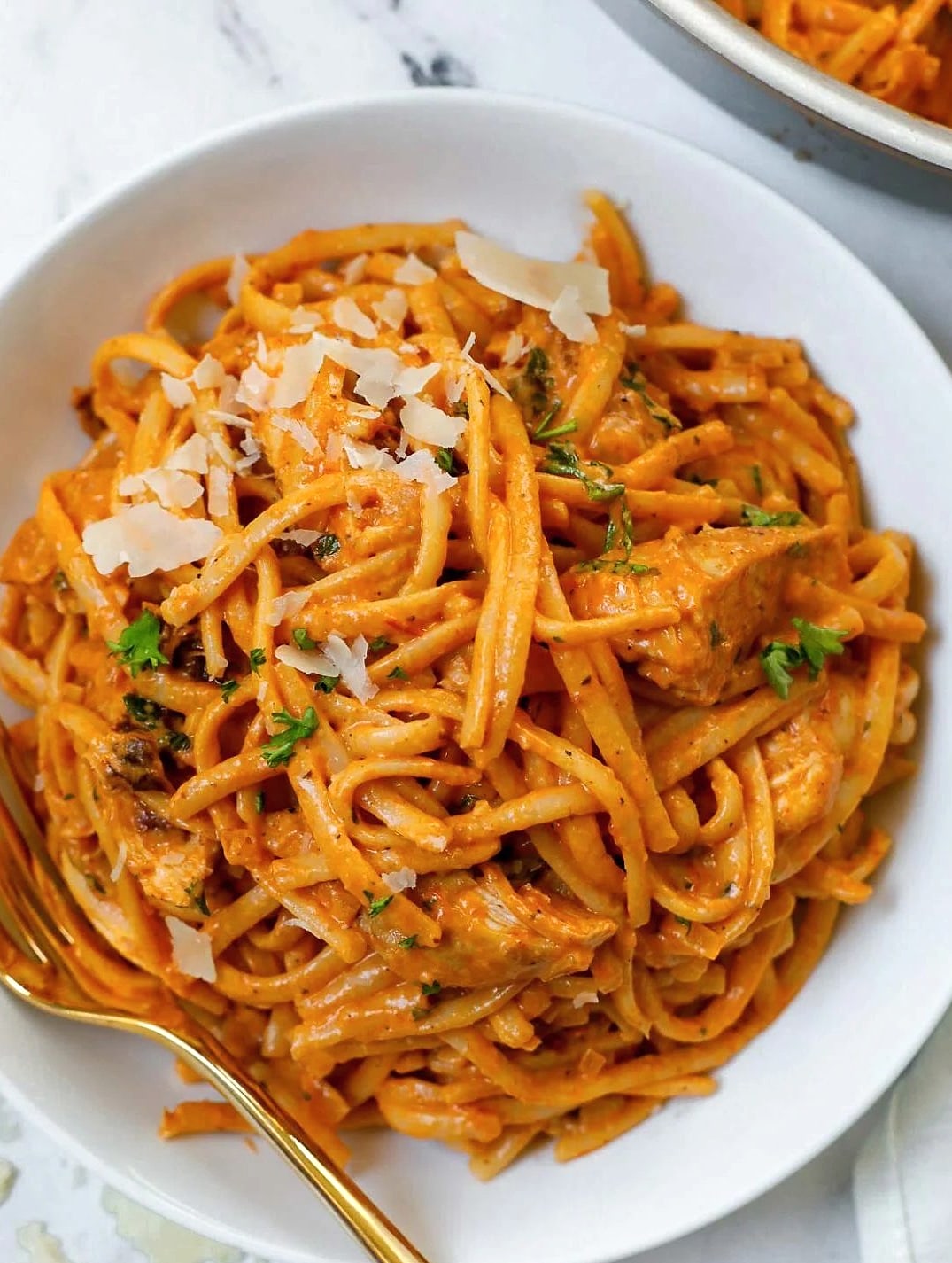 Spicy Smoky Mozzarella Chicken Alfredo Pasta Skillet